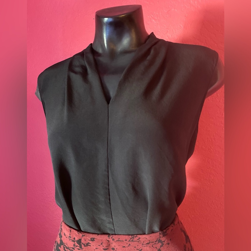Antonio Melani Silk V Neck Black Sleeveless Blouse Size Medium